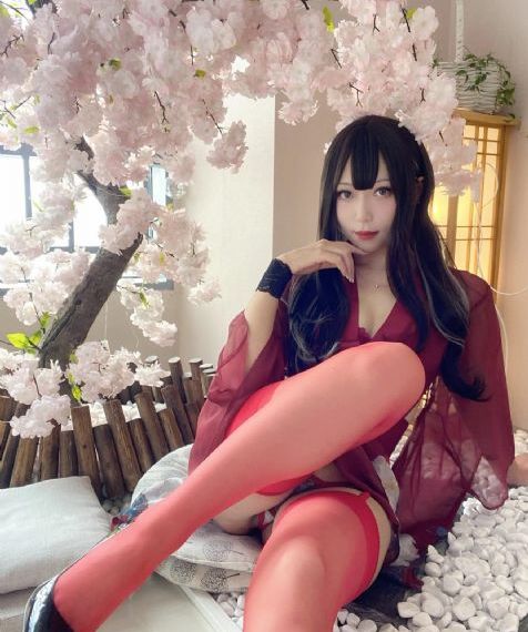 云边有个小卖部